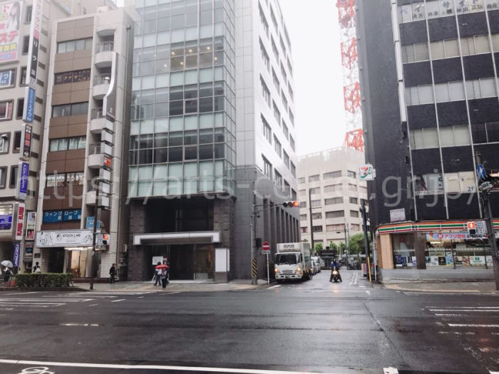 脱毛ラボ横浜店へのアクセス（大通りを左折